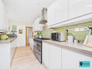Kitchen- click for photo gallery